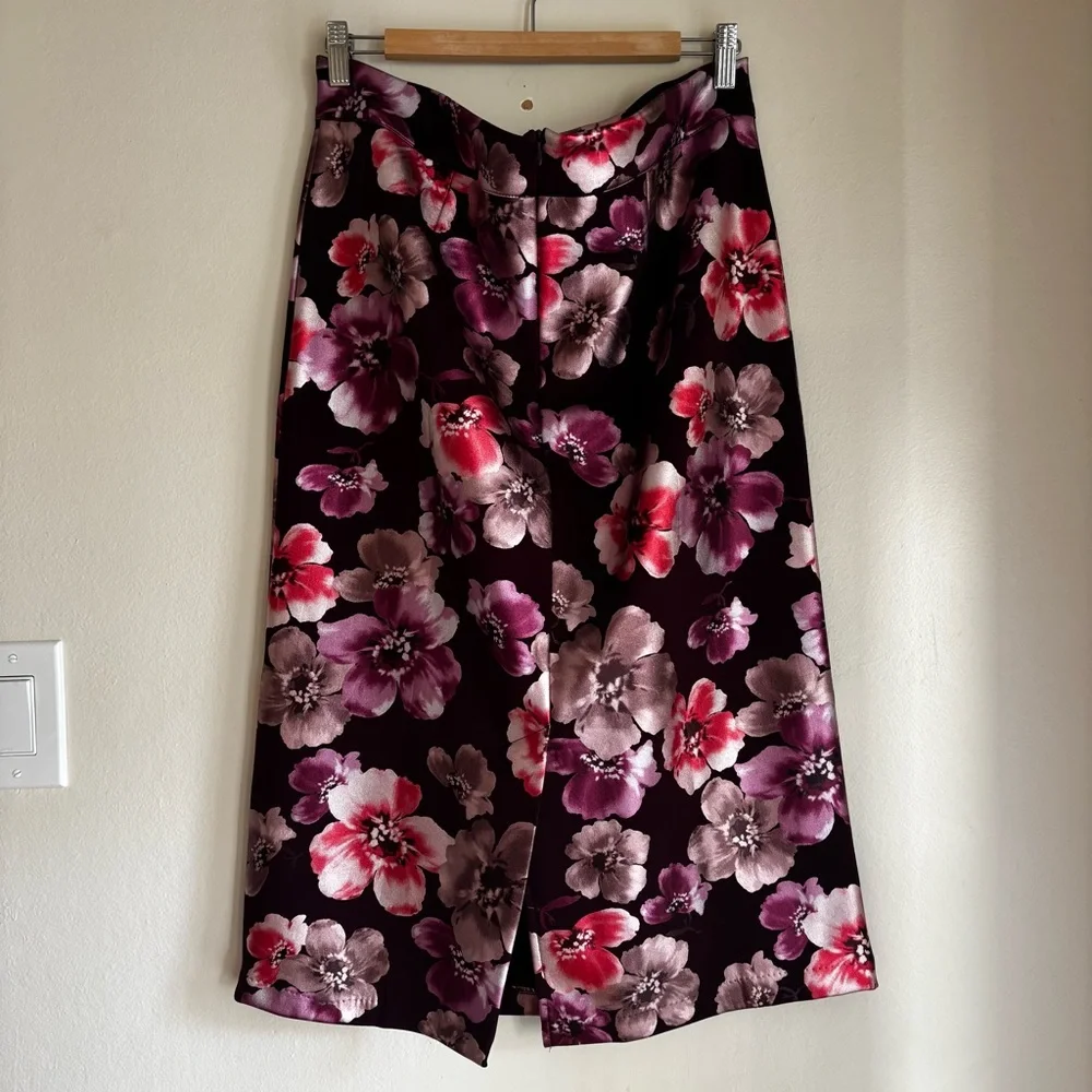 Retrolicious Floral Pencil Skirt - Pink and Purple 1X - Picture 2 of 5